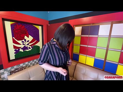 ❤️ Γιαπωνέζα γλύκα με μεγάλα βυζιά αυνανίζεται με σεξουαλικά παιχνίδια και έρχεται σε οργασμό. Μιλάει σε μια συνέντευξη για την εμπειρία της στο γαμήσι. Τεράστια βυζιά και τριχωτό μουνί βογκάει δυνατά. Osakaporn ️❌ Σπιτικό πορνό ☑